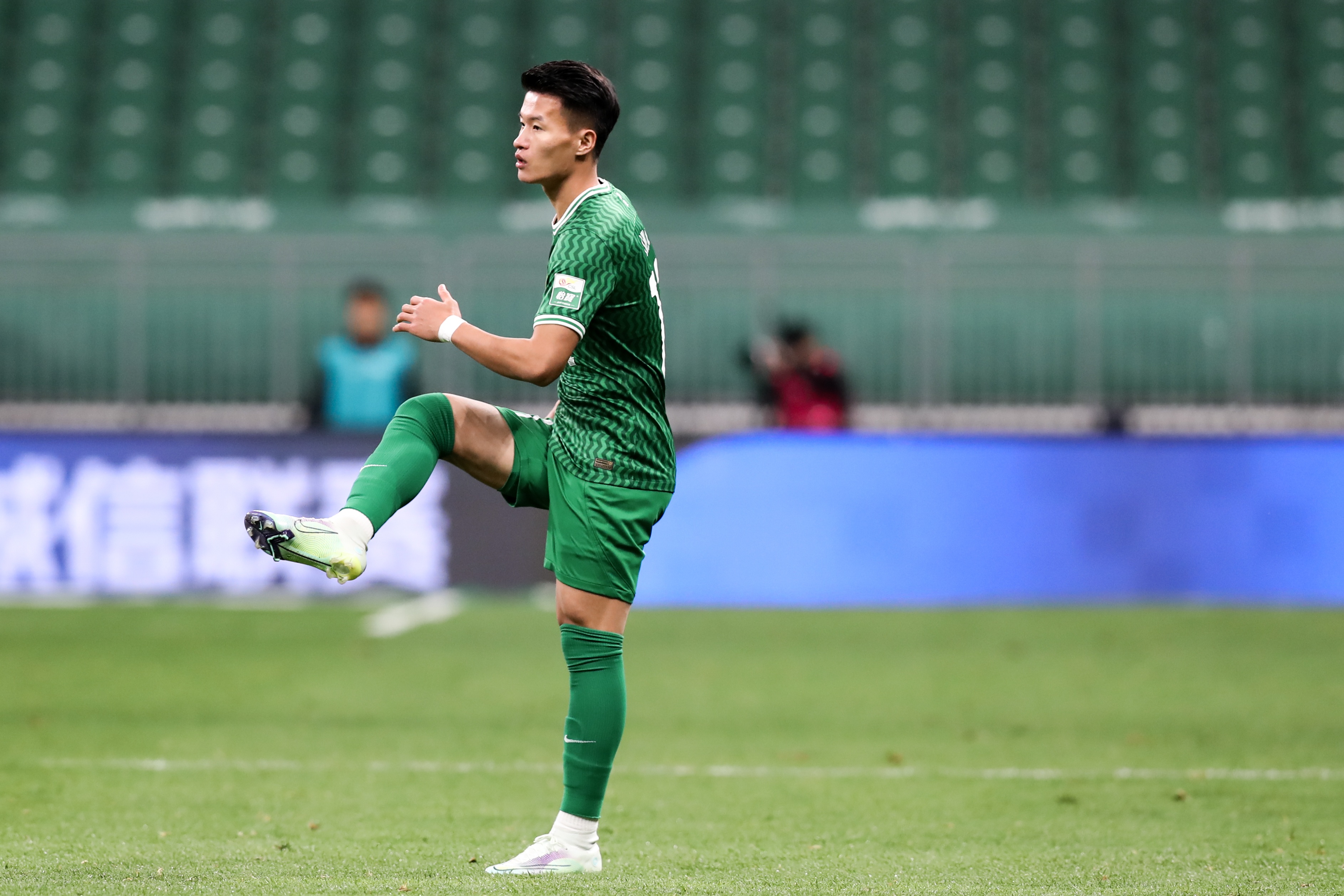 博主：国安启程飞广州备战足协杯，张玉宁、林良铭明天跟球队会合